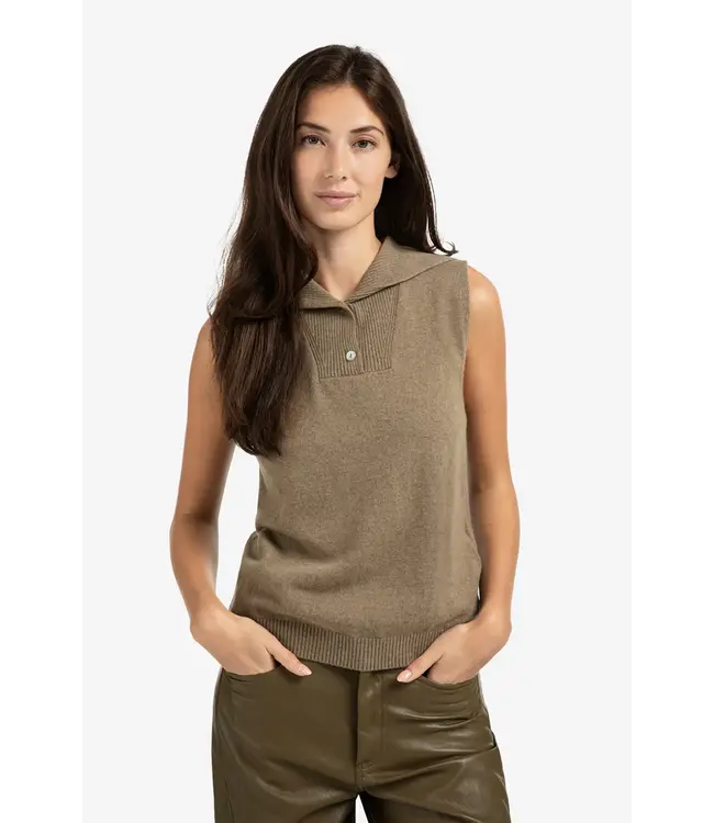 Yaya 01-000502-509 Sleeveless sweater with collar