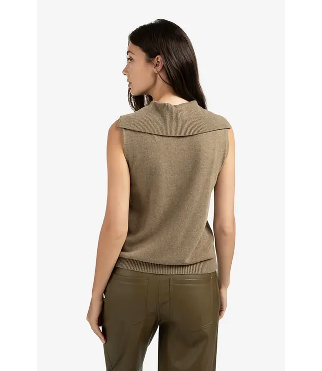 Yaya 01-000502-509 Sleeveless sweater with collar
