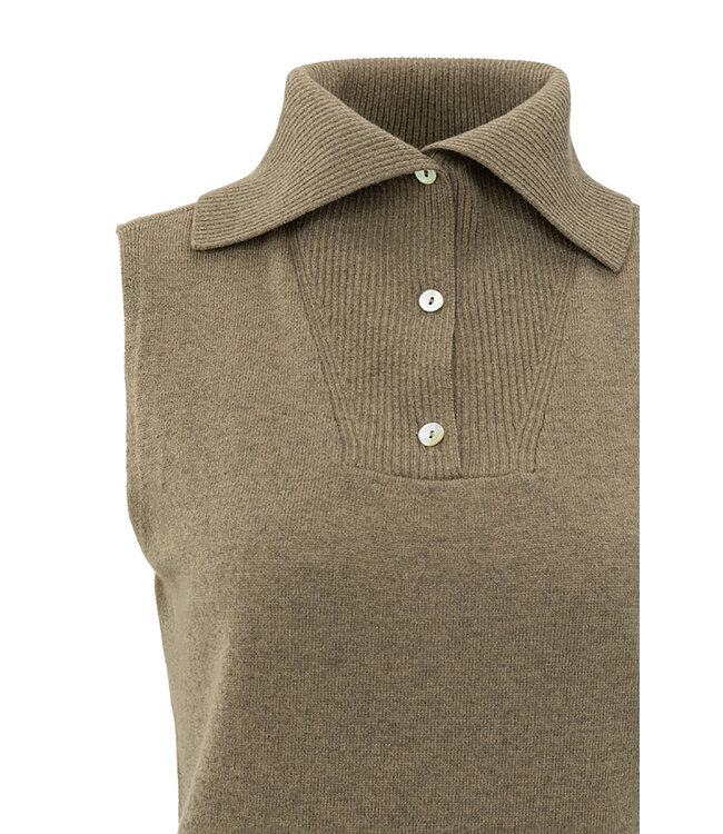 Yaya 01-000502-509 Sleeveless sweater with collar