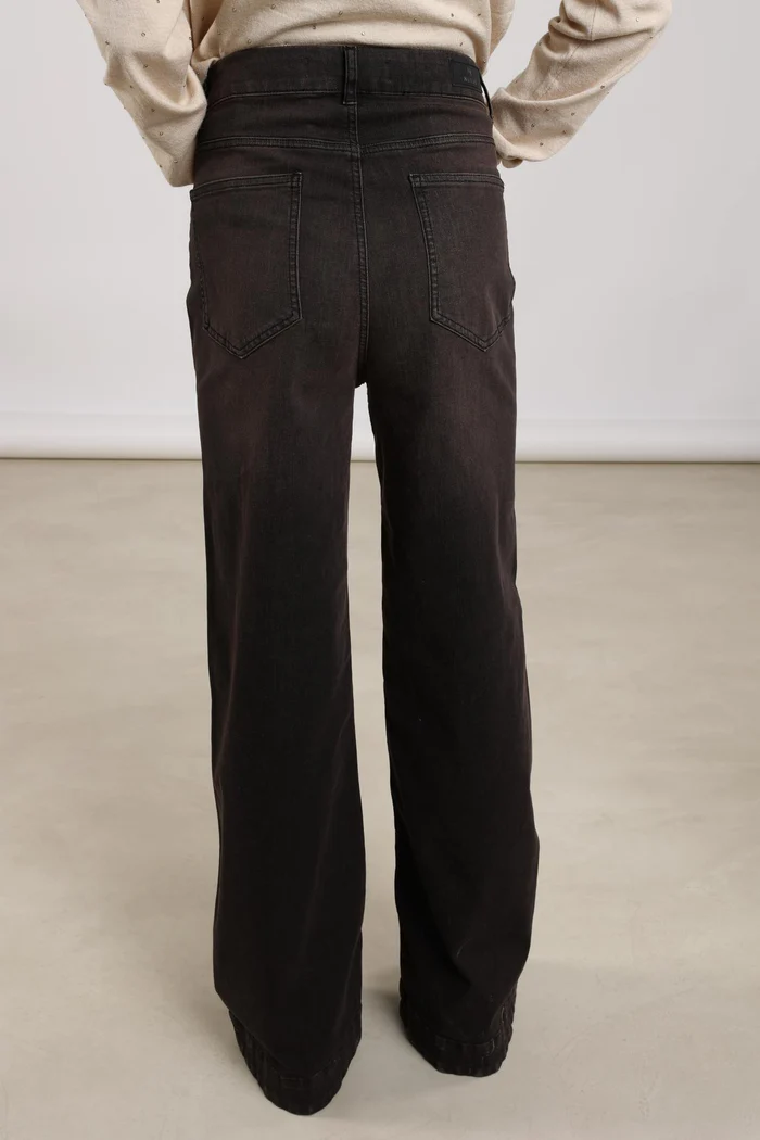 https://cdn.webshopapp.com/shops/223274/files/483236992/file.jpg