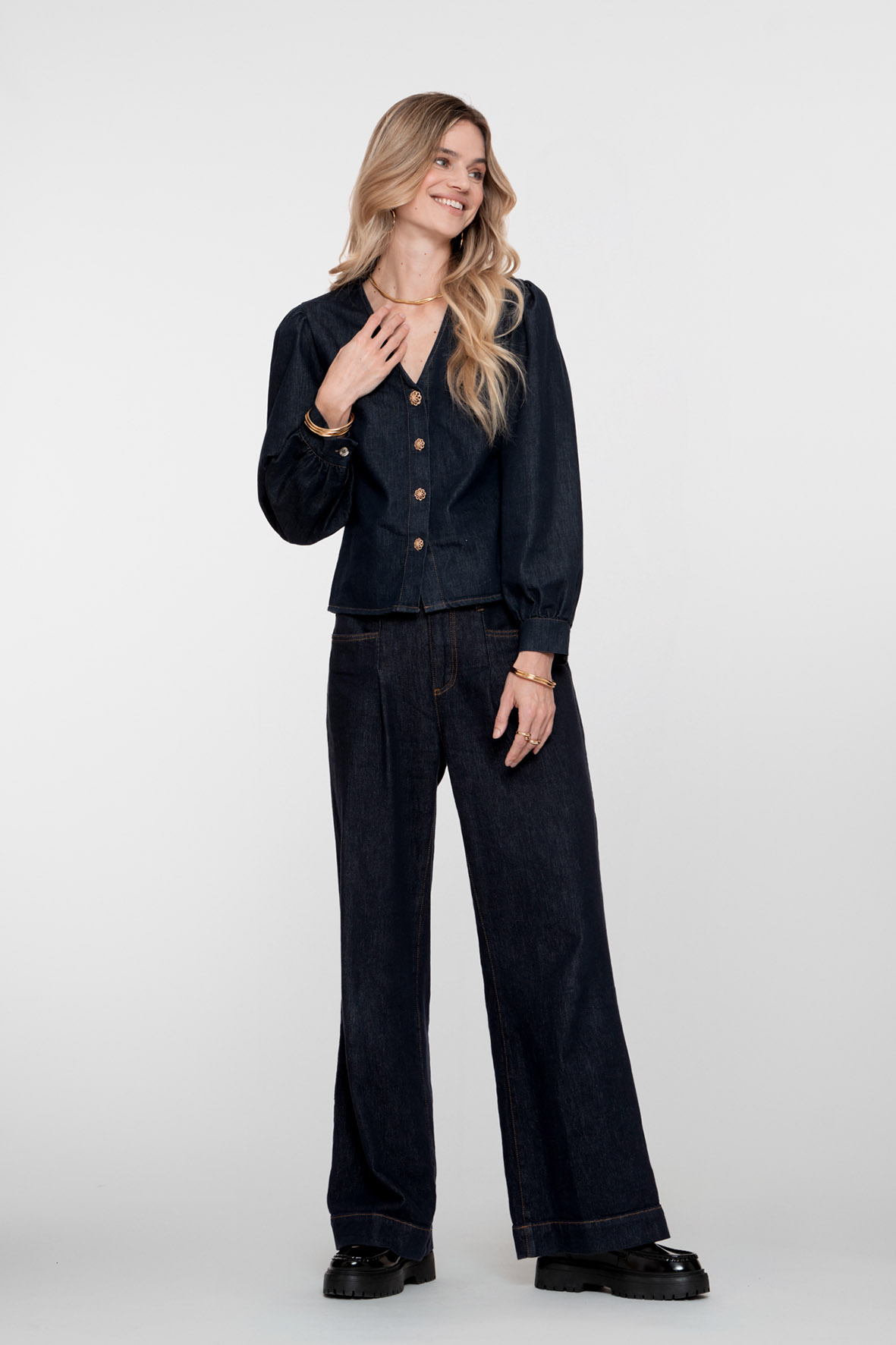 https://cdn.webshopapp.com/shops/223274/files/483319133/file.jpg
