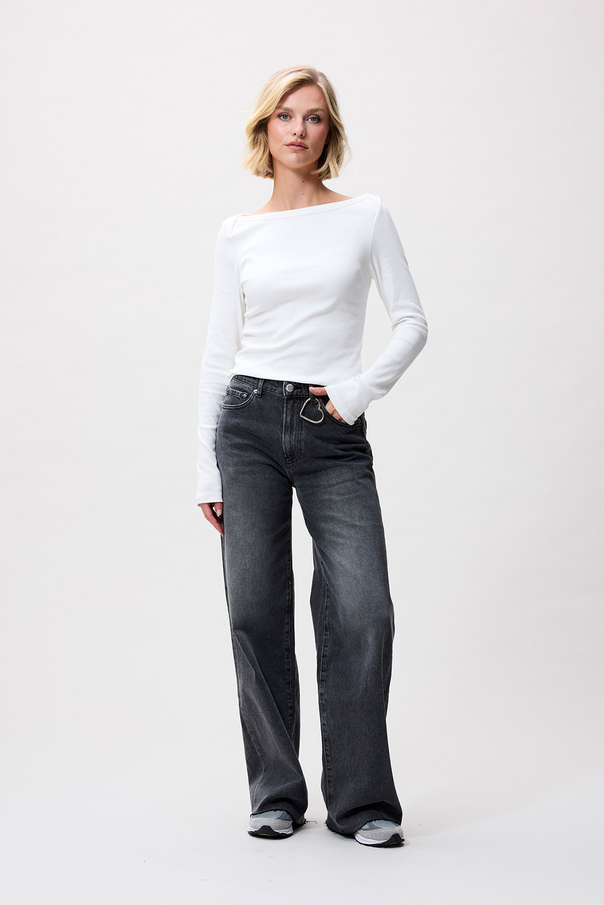 https://cdn.webshopapp.com/shops/223274/files/483441512/file.jpg