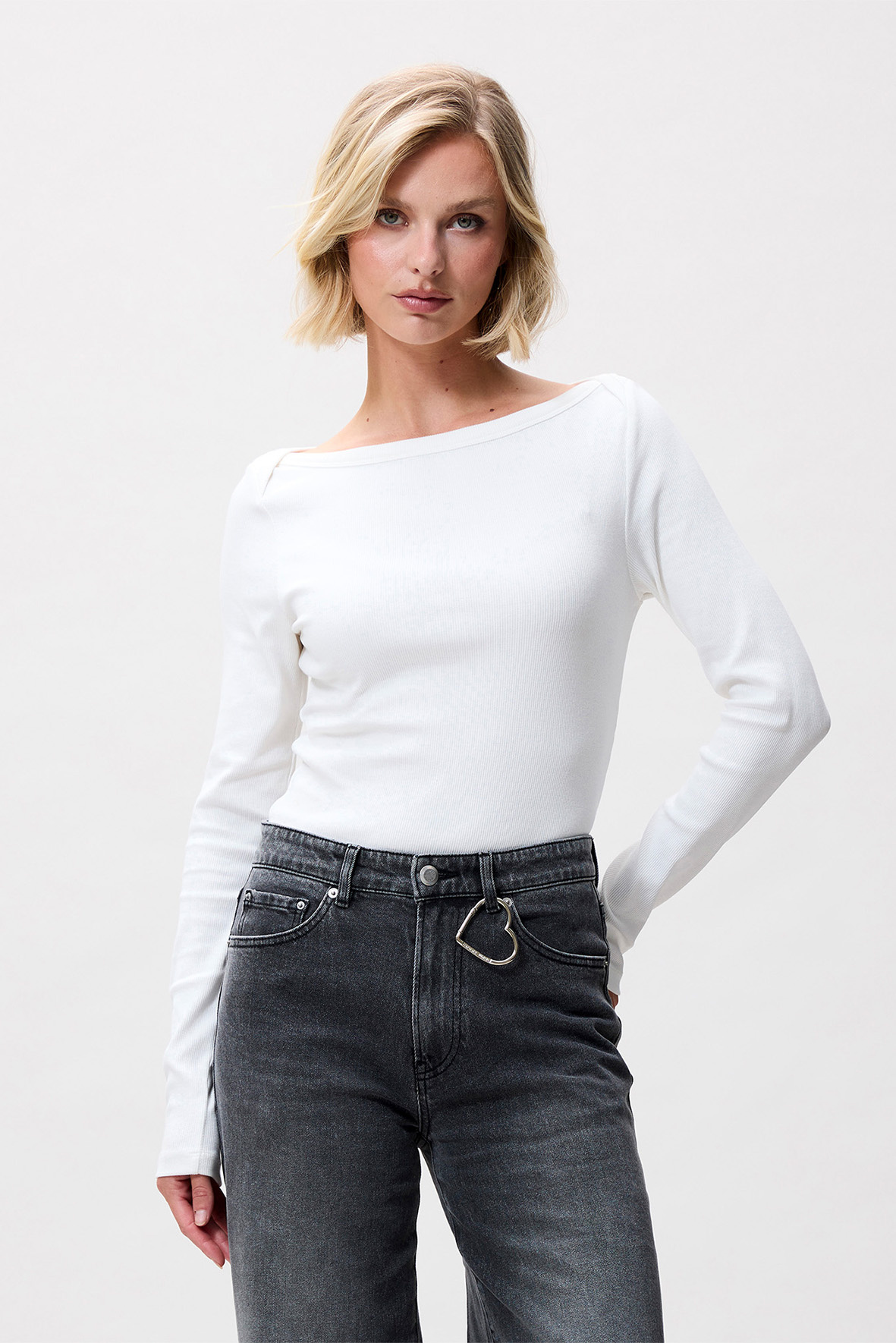 https://cdn.webshopapp.com/shops/223274/files/483441516/file.jpg
