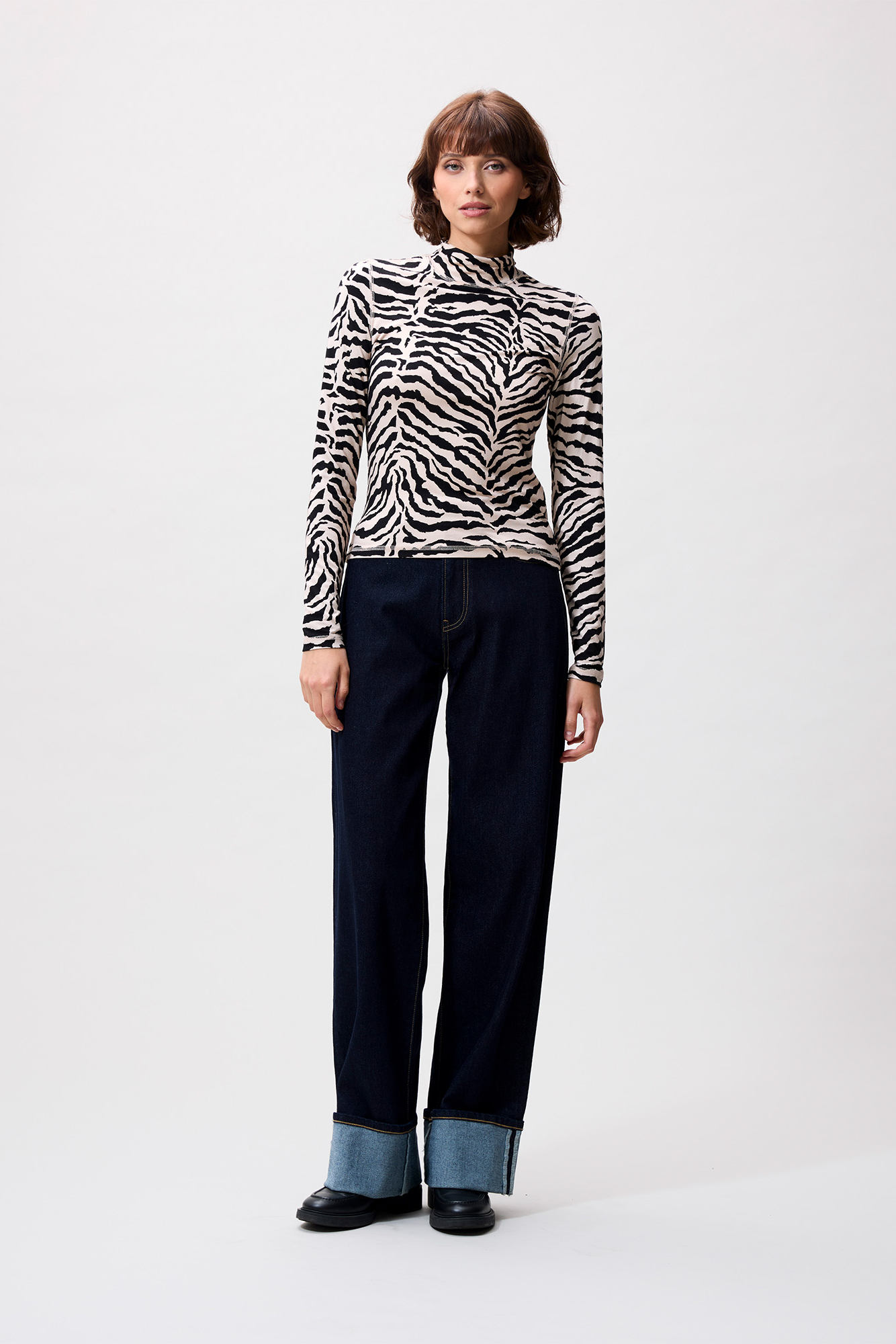 https://cdn.webshopapp.com/shops/223274/files/483807719/file.jpg