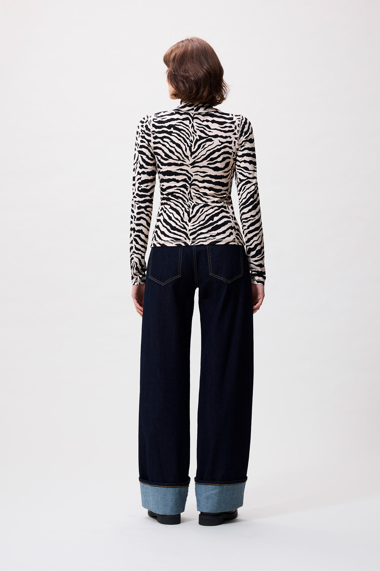 https://cdn.webshopapp.com/shops/223274/files/483807720/file.jpg