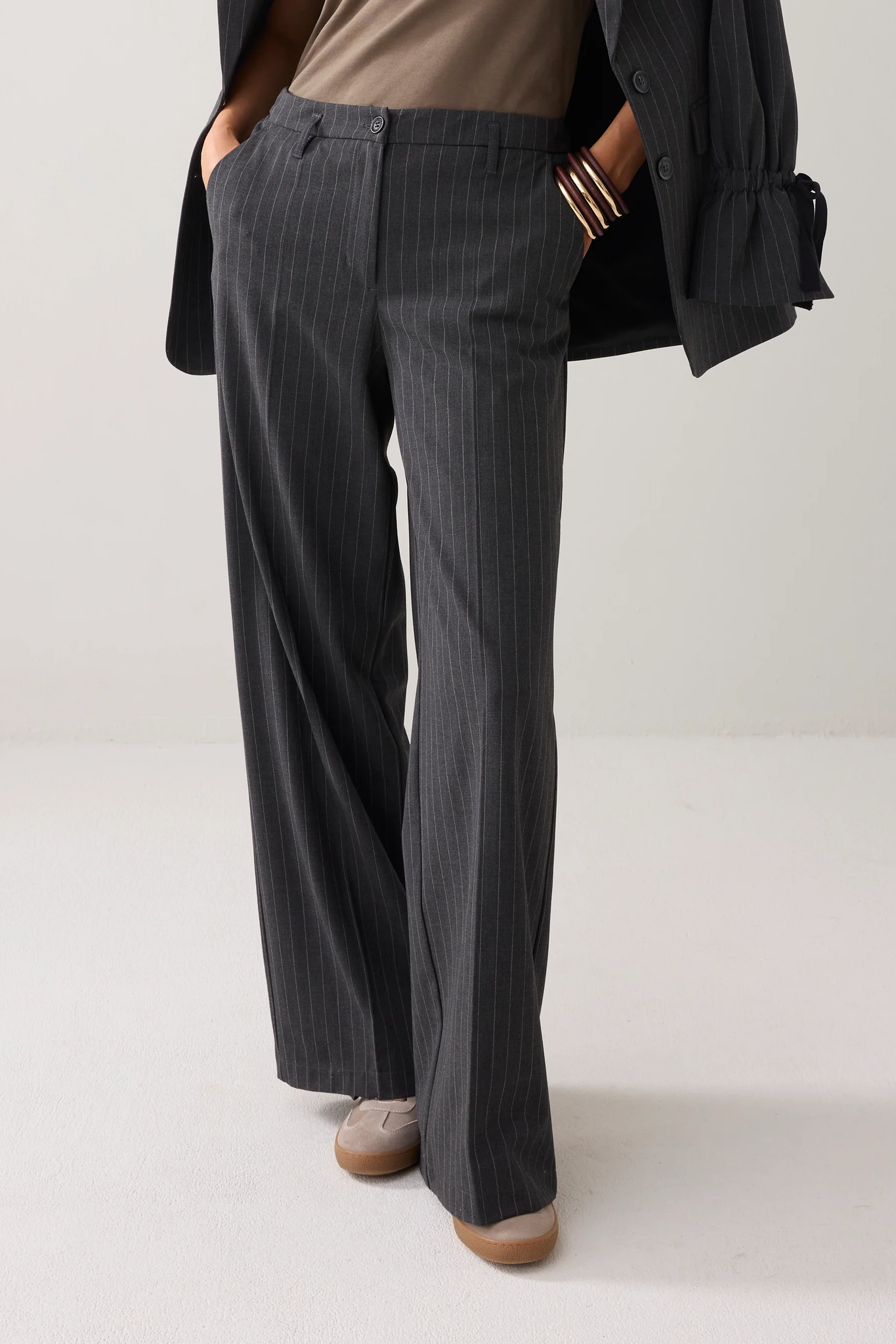https://cdn.webshopapp.com/shops/223274/files/483843356/file.jpg