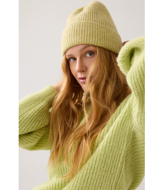 Summum Woman Hat knitted