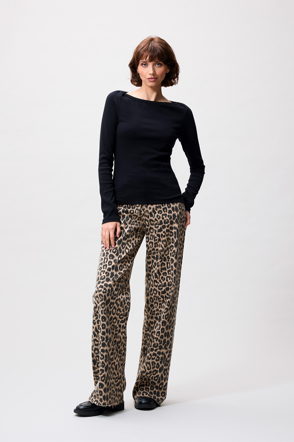 https://cdn.webshopapp.com/shops/223274/files/483900140/file.jpg