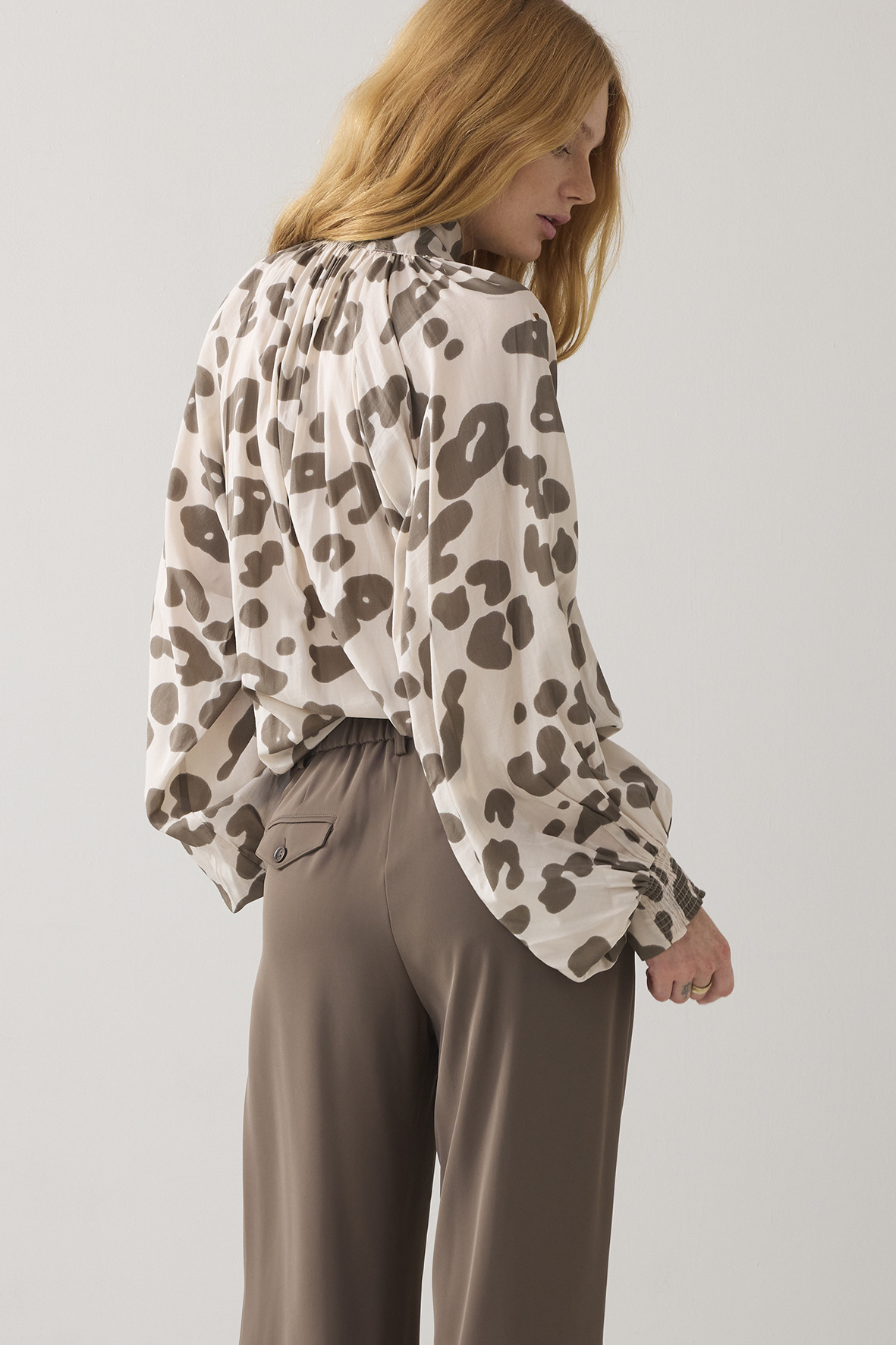 https://cdn.webshopapp.com/shops/223274/files/484304461/file.jpg