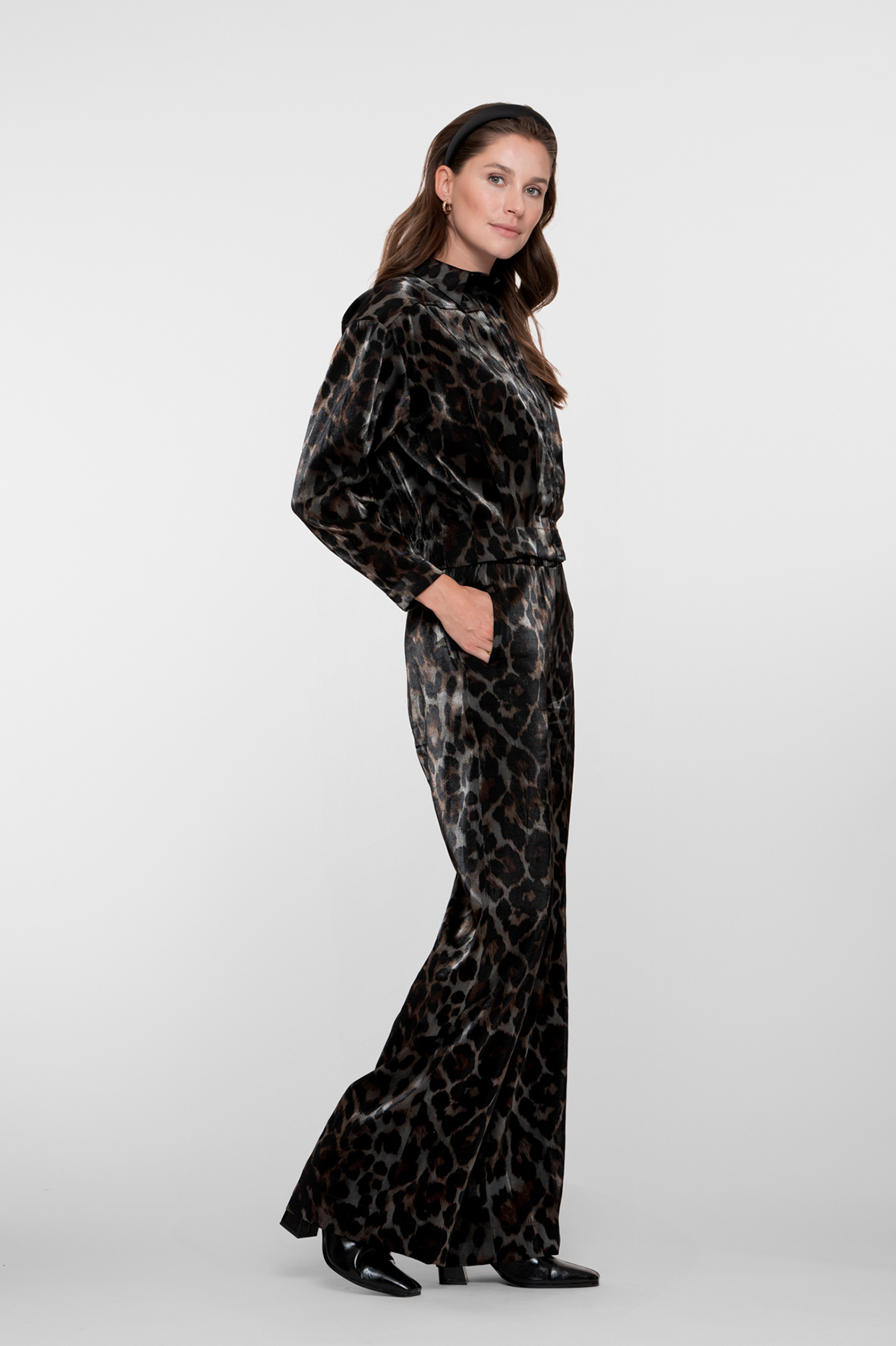 https://cdn.webshopapp.com/shops/223274/files/484409373/file.jpg