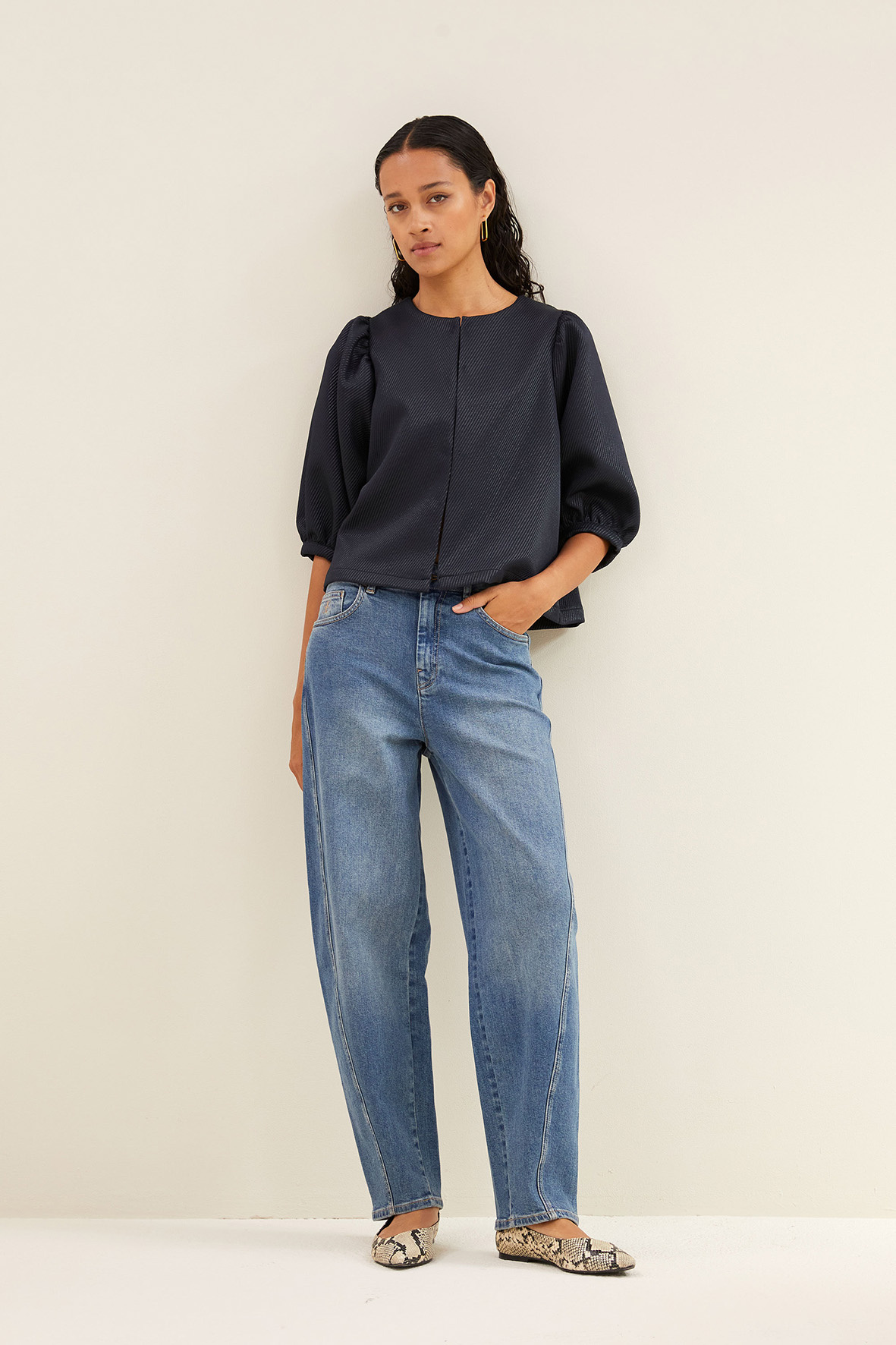 https://cdn.webshopapp.com/shops/223274/files/484654317/file.jpg