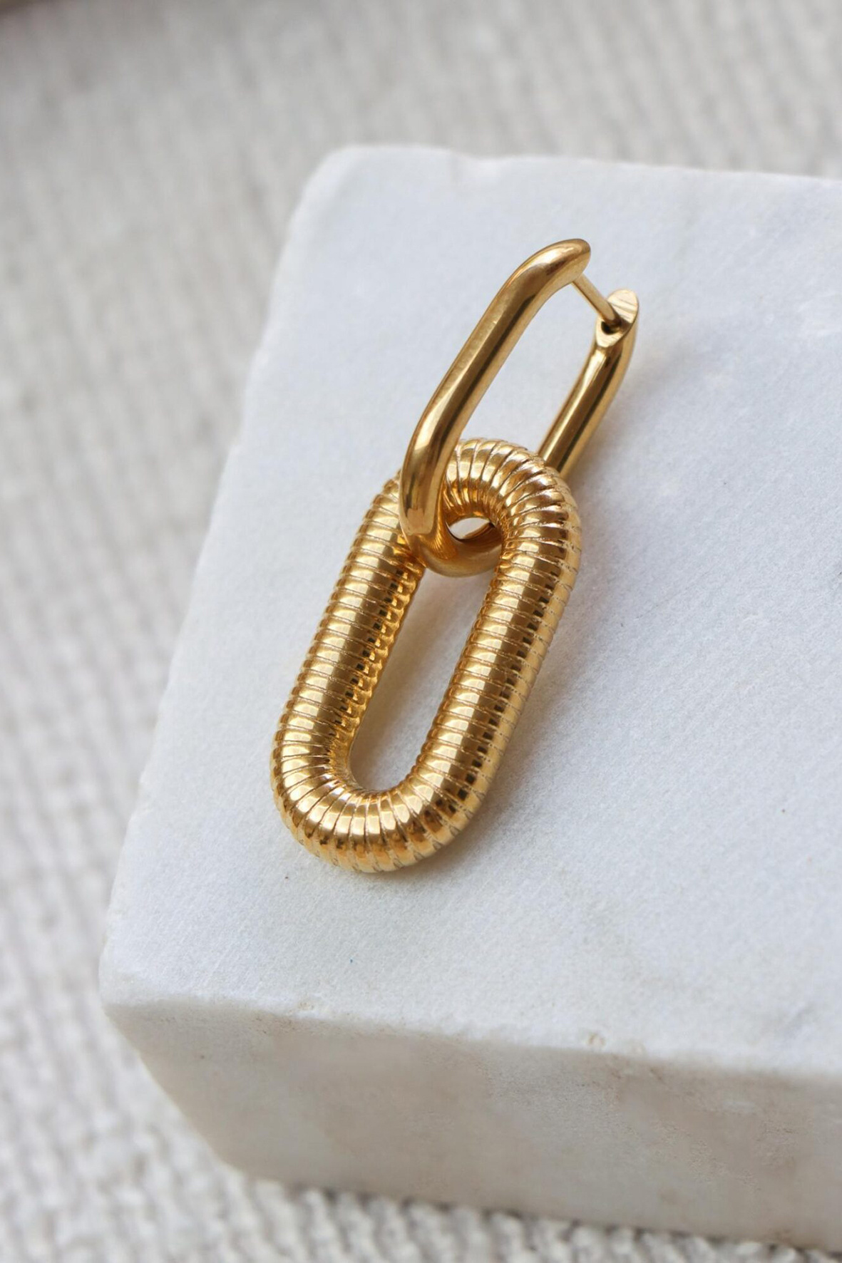https://cdn.webshopapp.com/shops/223274/files/485294555/file.jpg
