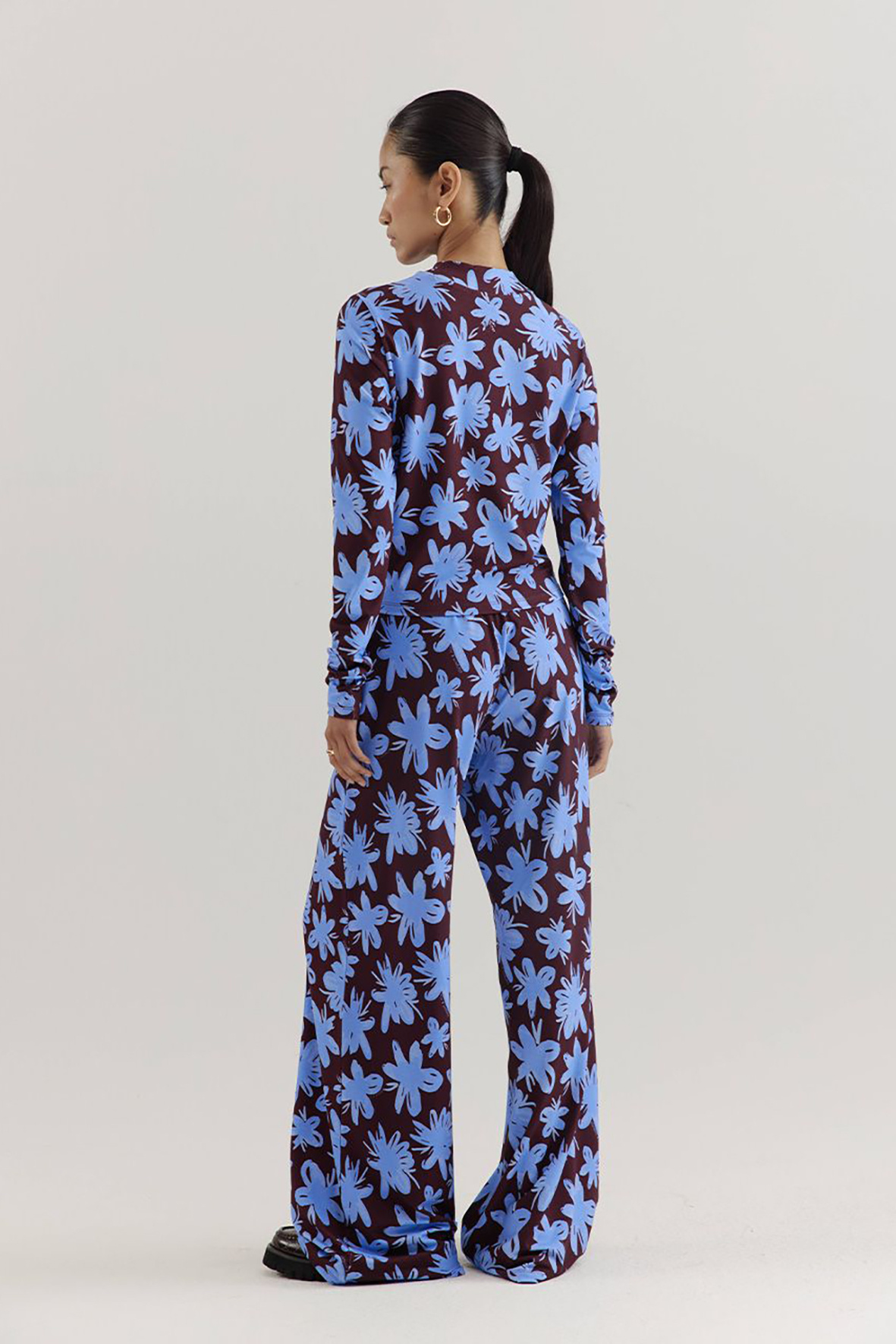 https://cdn.webshopapp.com/shops/223274/files/485586703/file.jpg