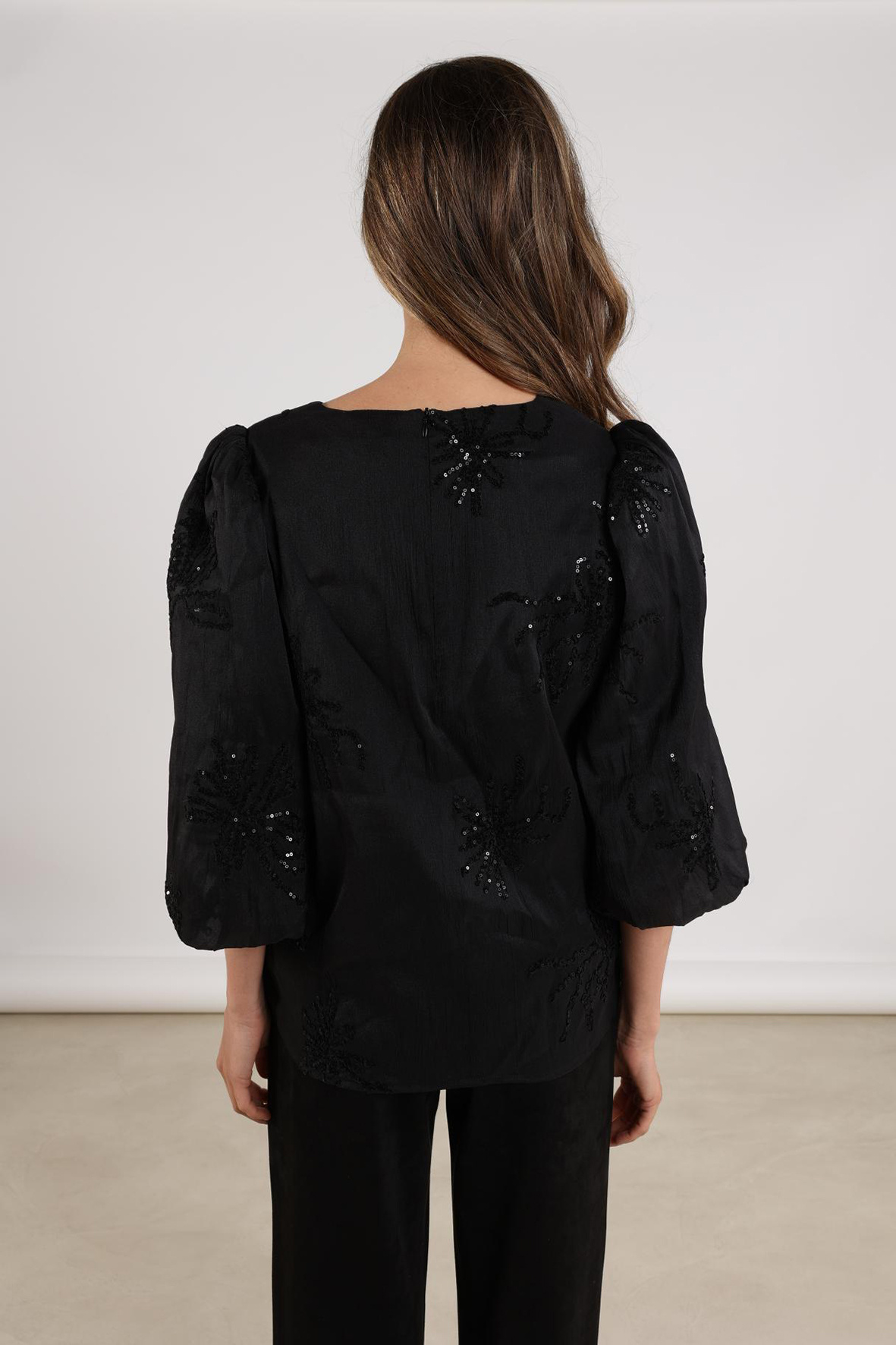 https://cdn.webshopapp.com/shops/223274/files/485616234/file.jpg