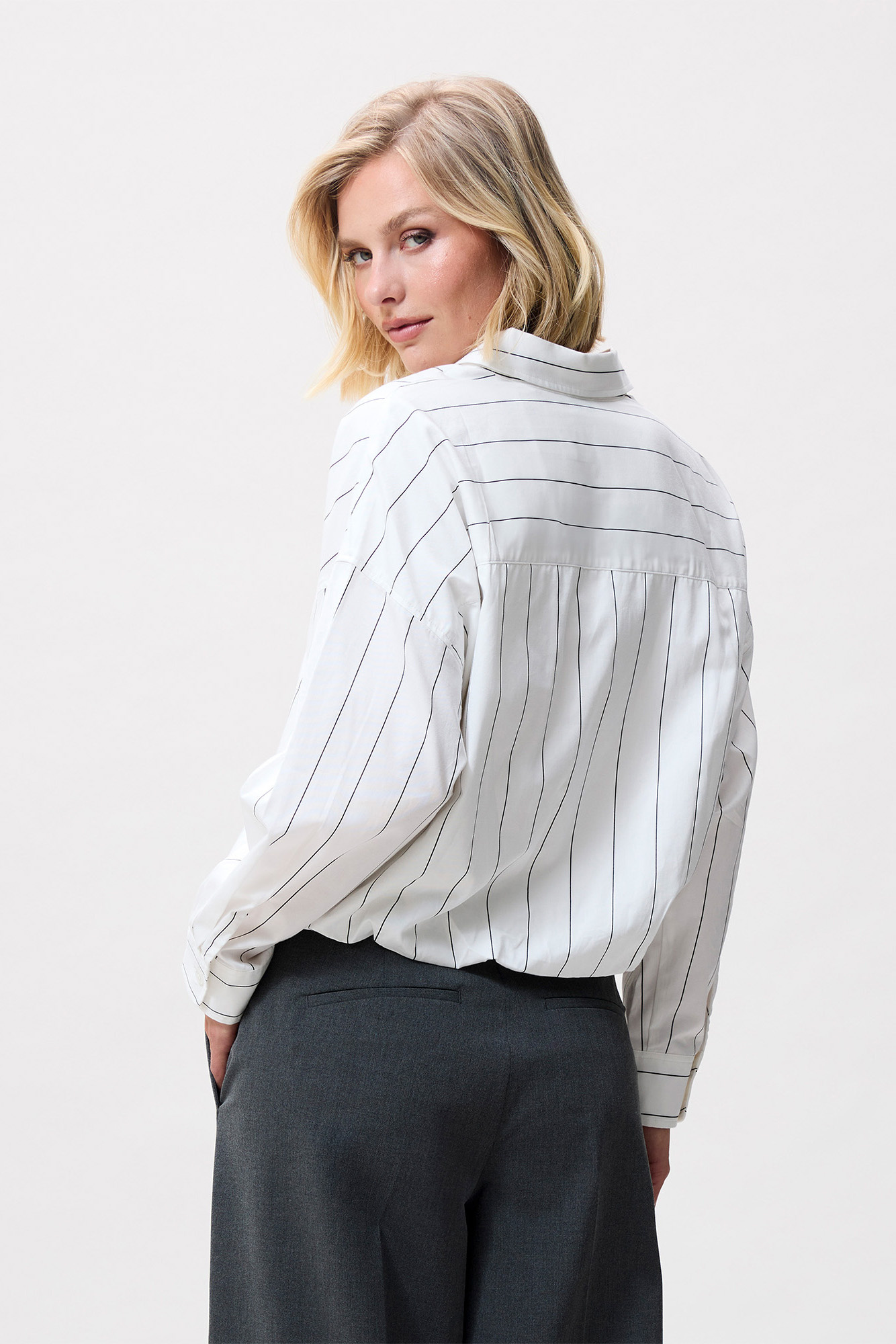 https://cdn.webshopapp.com/shops/223274/files/485637575/file.jpg