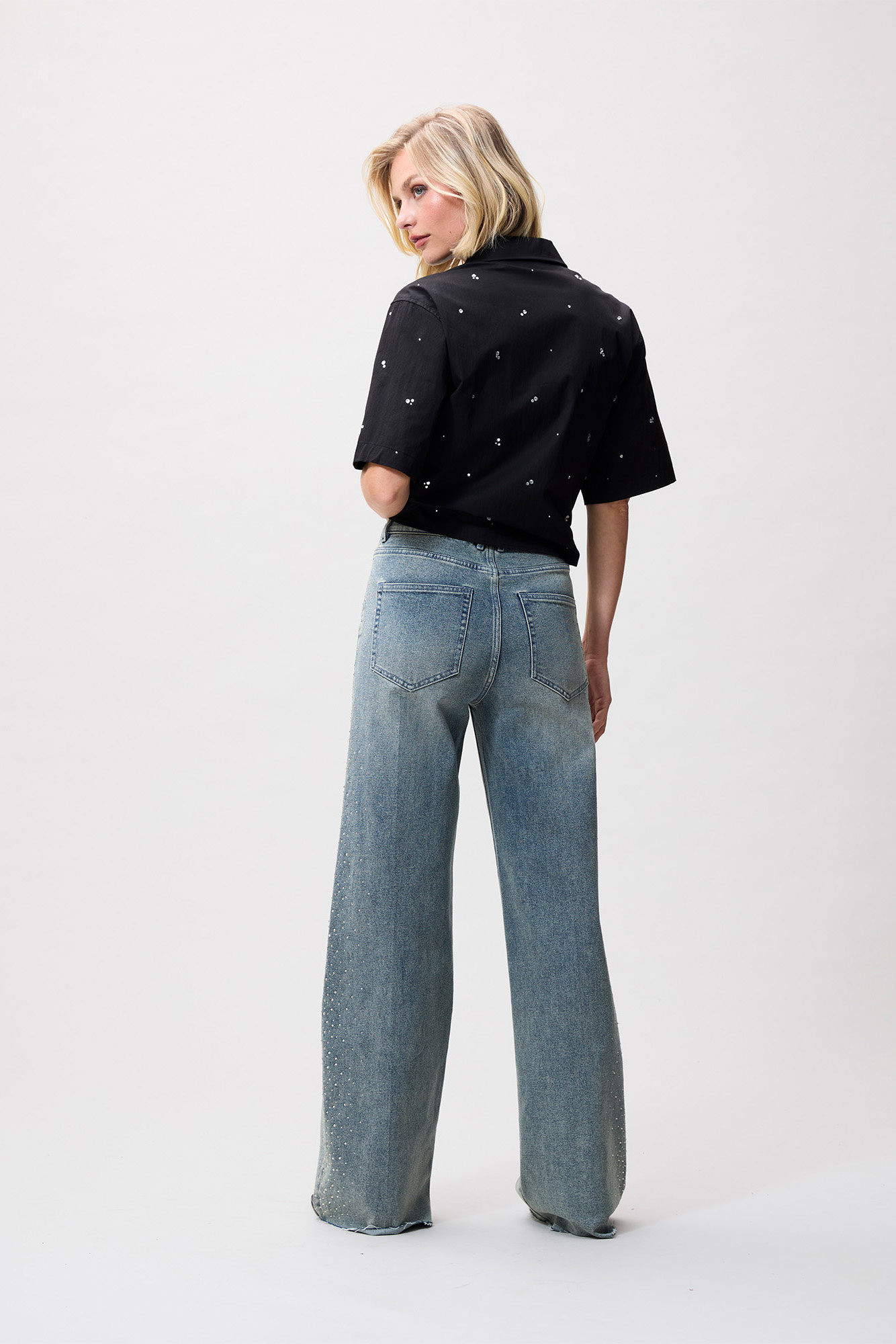 https://cdn.webshopapp.com/shops/223274/files/485639295/file.jpg