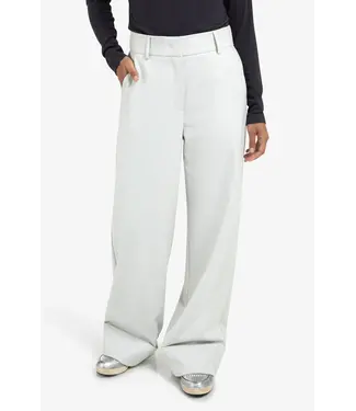 Yaya Broek met omgeslagen zoom