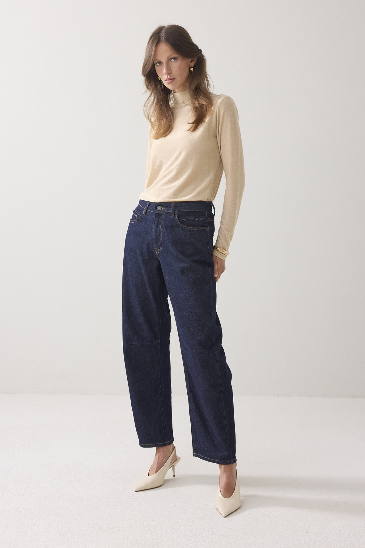 https://cdn.webshopapp.com/shops/223274/files/485832503/file.jpg
