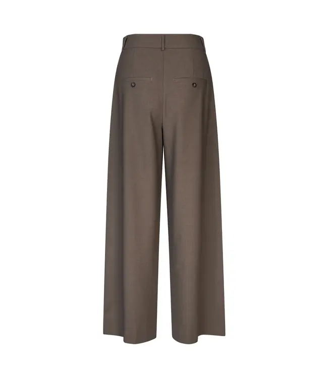 Five Units 40603  Broek Laura