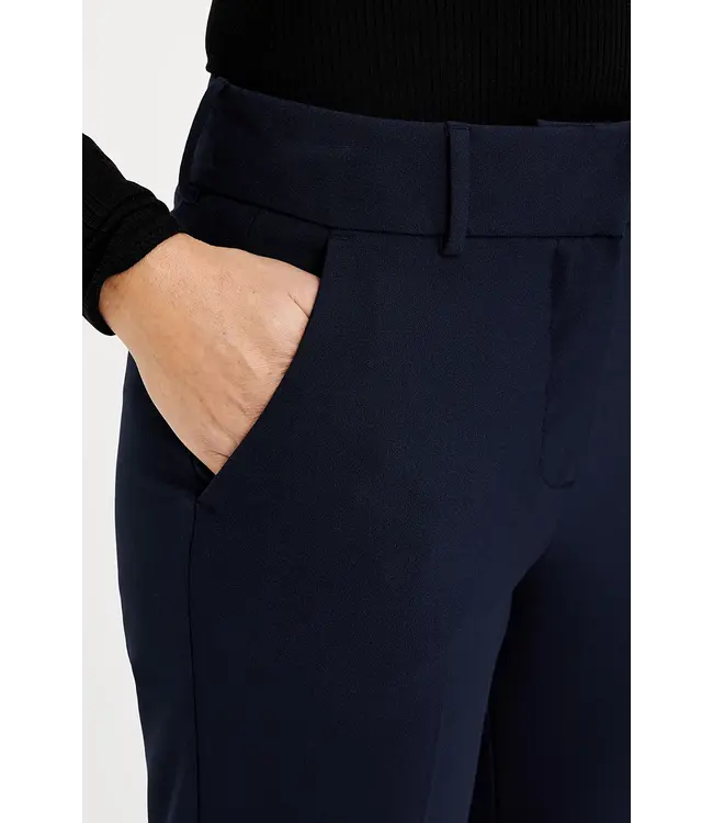 Five Units 21745 Broek Clara