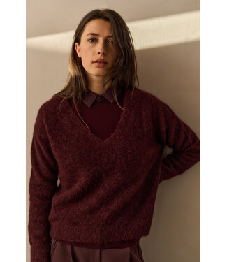 Yaya Zachte trui met V-hals