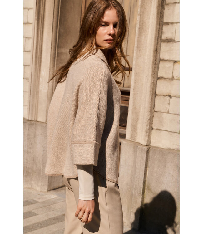 Yaya 01-010141-601 Poncho-vest met ronde zoom