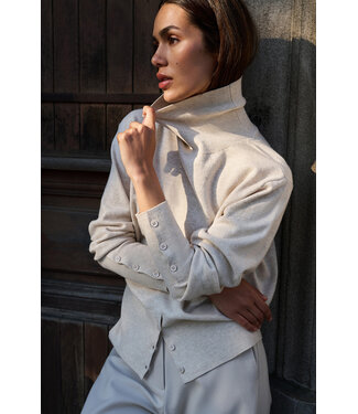 Yaya Coltrui met knoopdetails