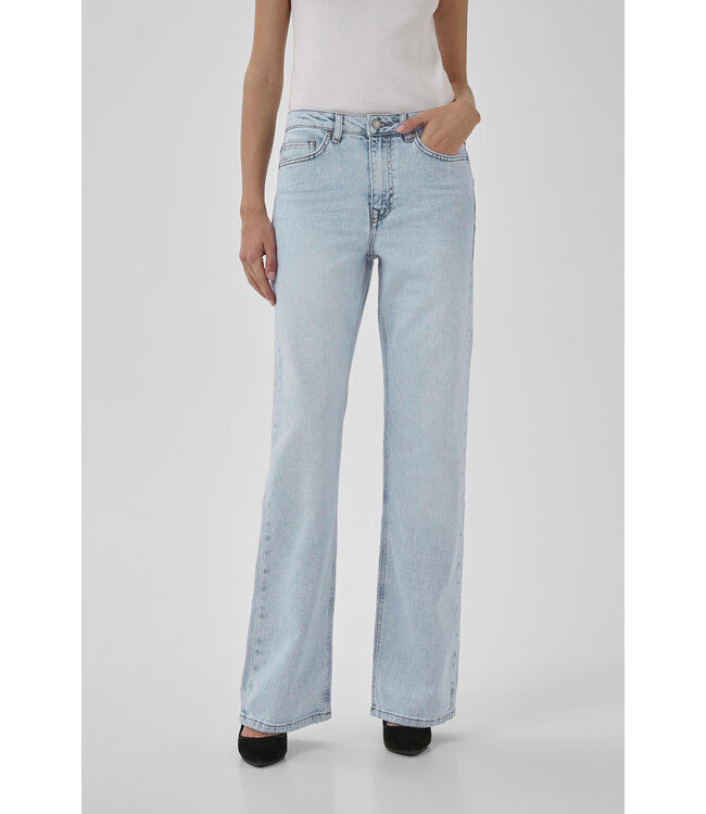 My Essential Wardrobe 10704222 35 The Louis jeans