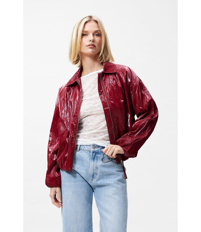 Catwalk Junkie Tuck in jacket