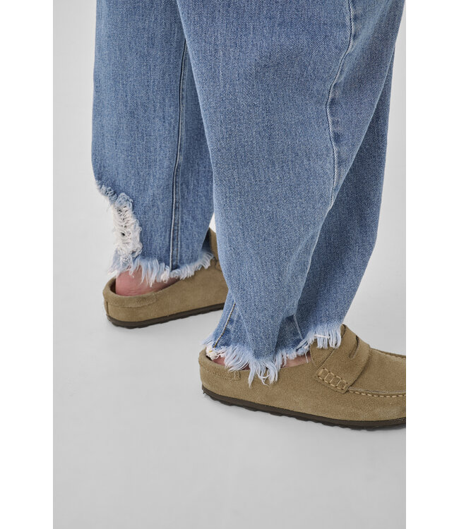 My Essential Wardrobe 10705259 Lucy Loose balloon