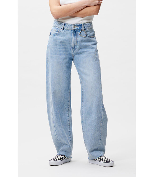 Catwalk Junkie Super barrel fit jeans
