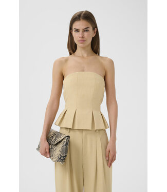 Gestuz stacy corsage