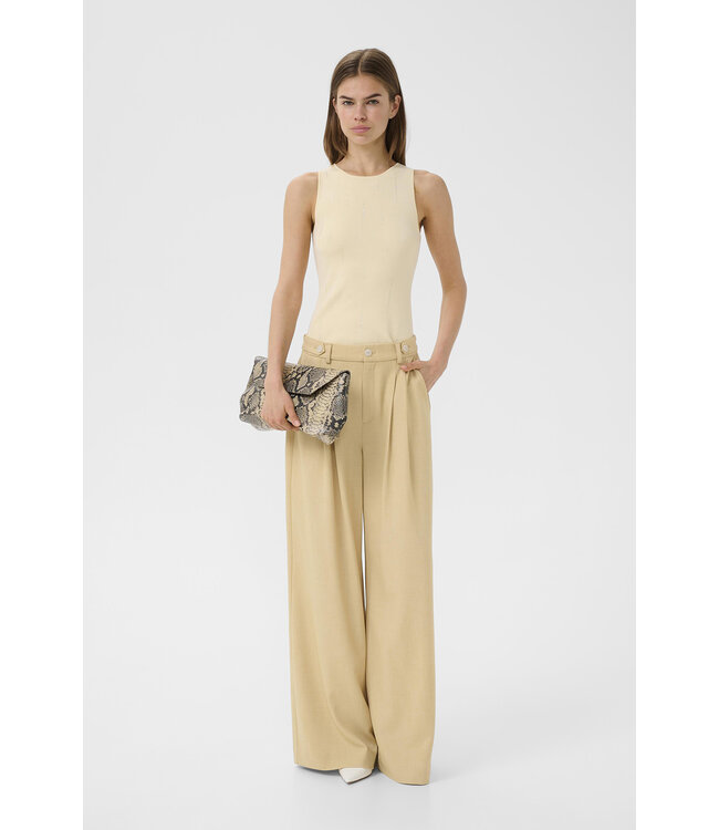 Gestuz 10910781 saya top