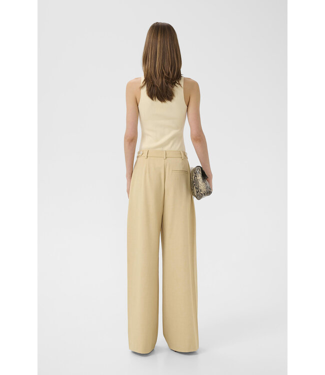 Gestuz 10910781 saya top