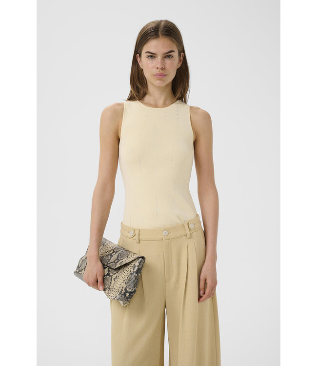 Gestuz 10910781 saya top