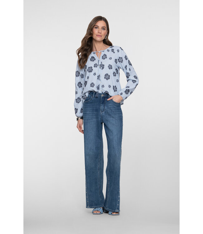 Geisha 63213-20  top blue flowers