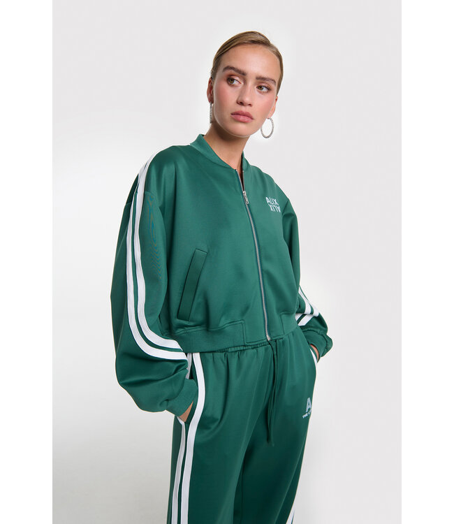 Alix the Label Tapes training jacked