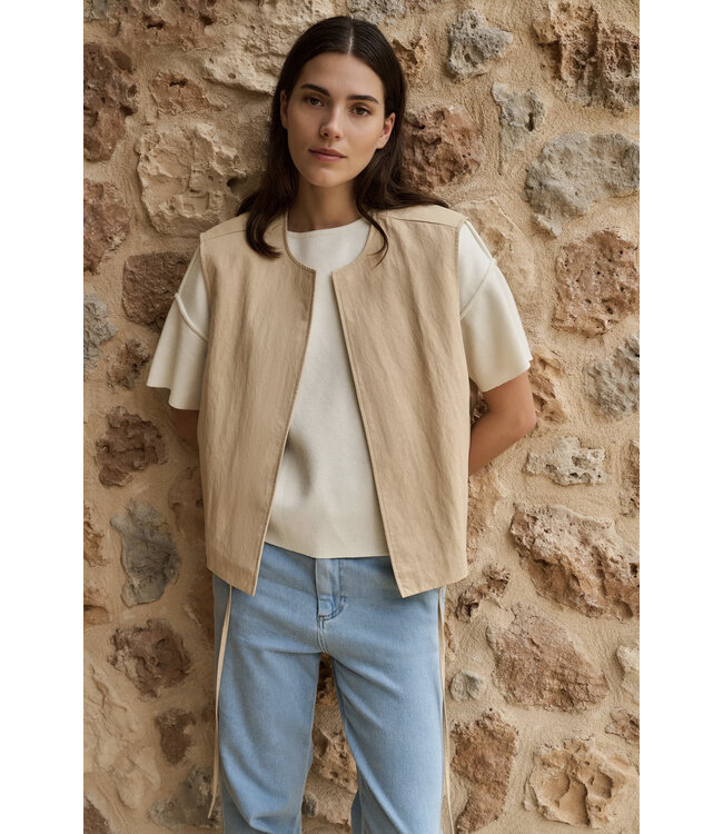 Yaya 02-021007-603 Mouwloos zomerjack