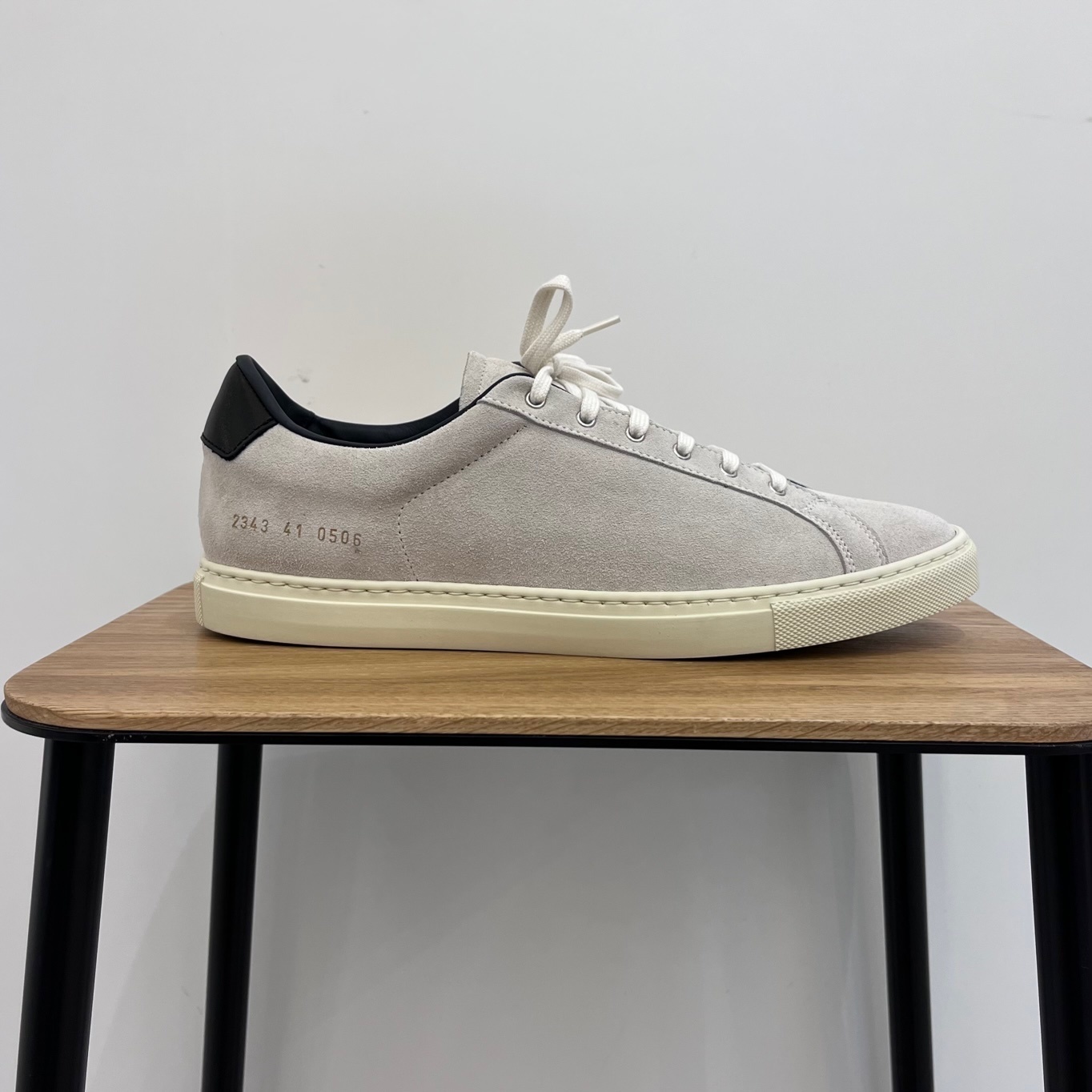 Retro Low in Suede 2343 White UPTOWN