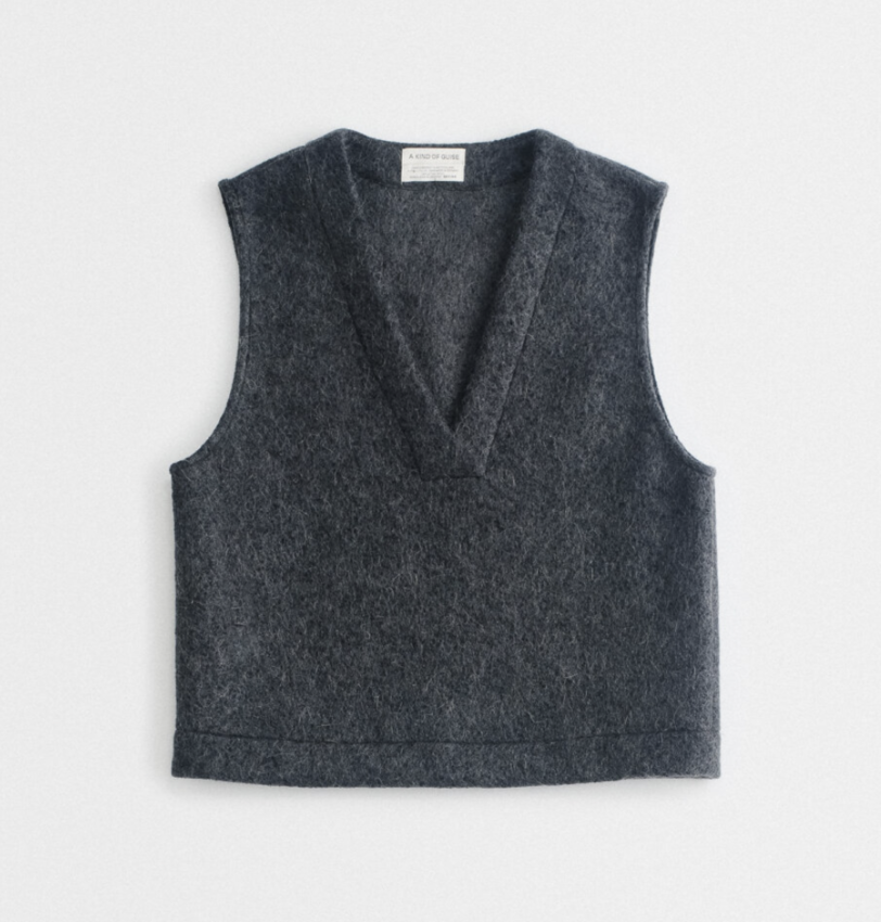 A Kind of Guise Ayavi Vest Boiled Mohairy Grey
