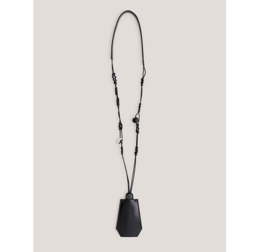 A Kind of Guise Shanga Keychain Black