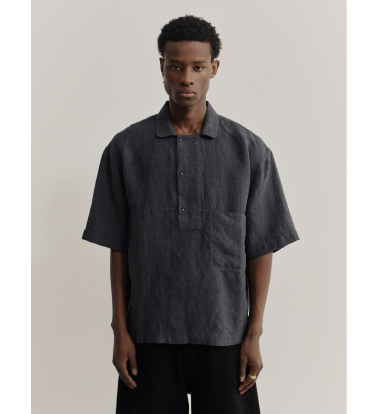 A Kind of Guise Taita Shirt Coal Linen