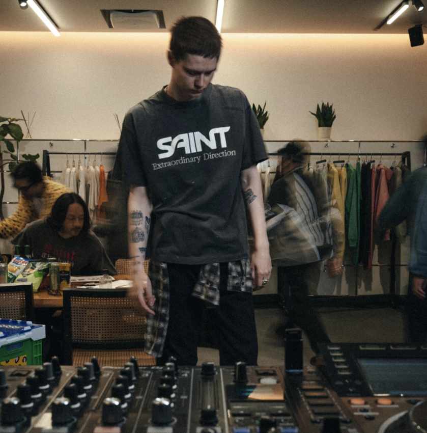 SAINT MXXXXXX SS Tee Embroidery Black