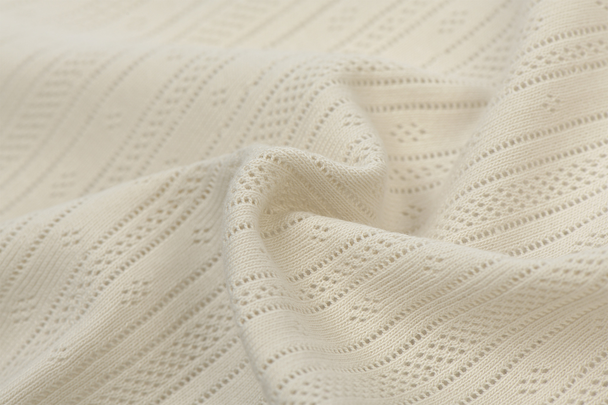 lila Eed Paine Gillic Pointelle jersey stof koop je per meter via de online stoffen winkel. -  Stoffen Online
