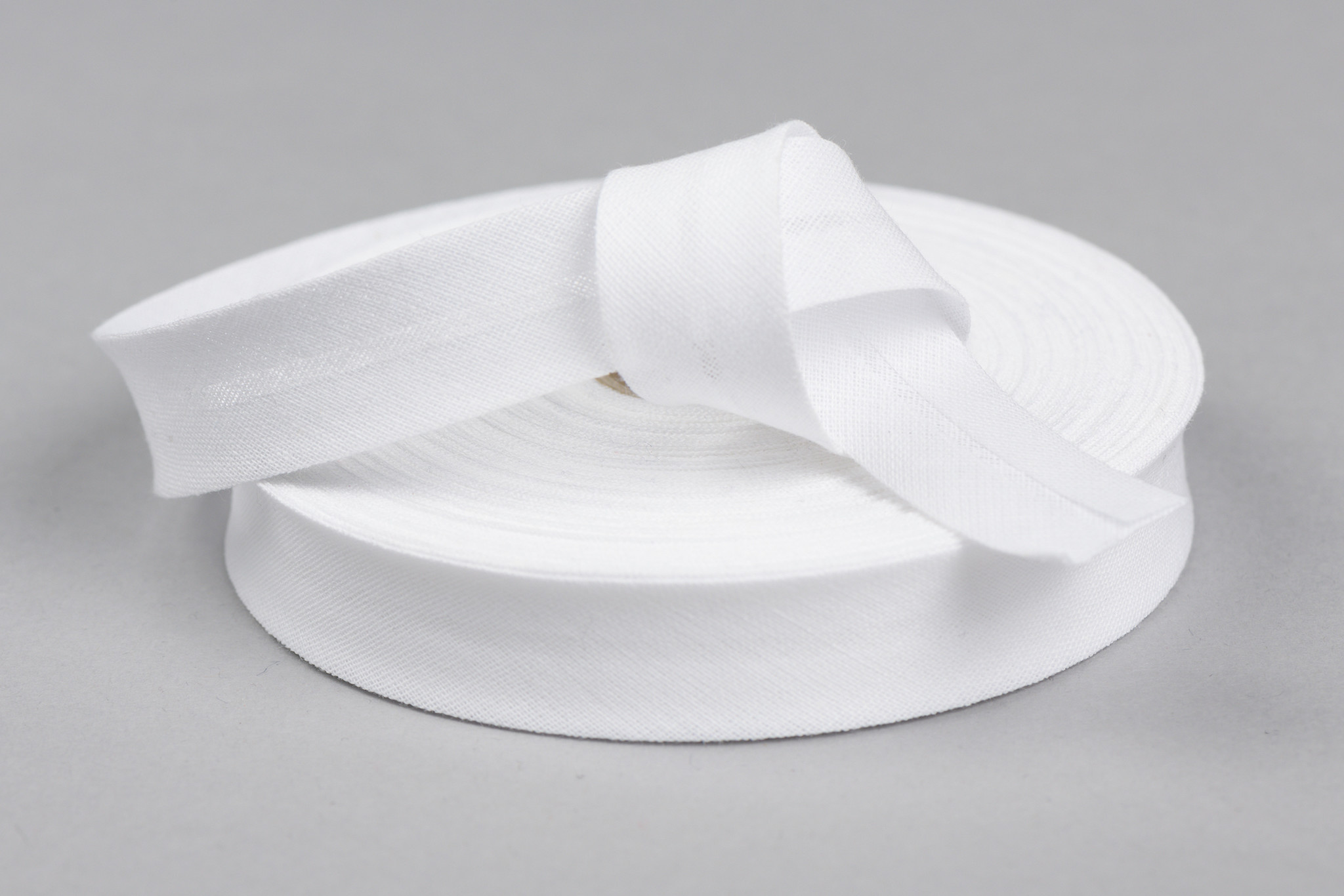 AERZETIX - C77286 biaisband, 9 meter x 15 mm - van polyester - kleur zwart