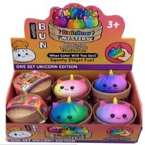 Unicorn Rainbow Dumpling 8,5cm ass in display