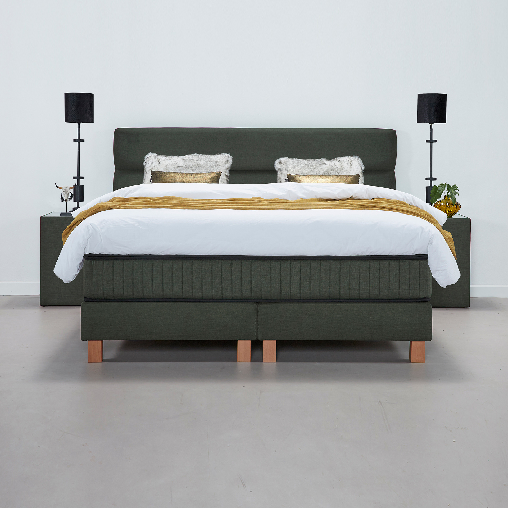 Serta Ligne boxspring aanbieding Beds & Bedding