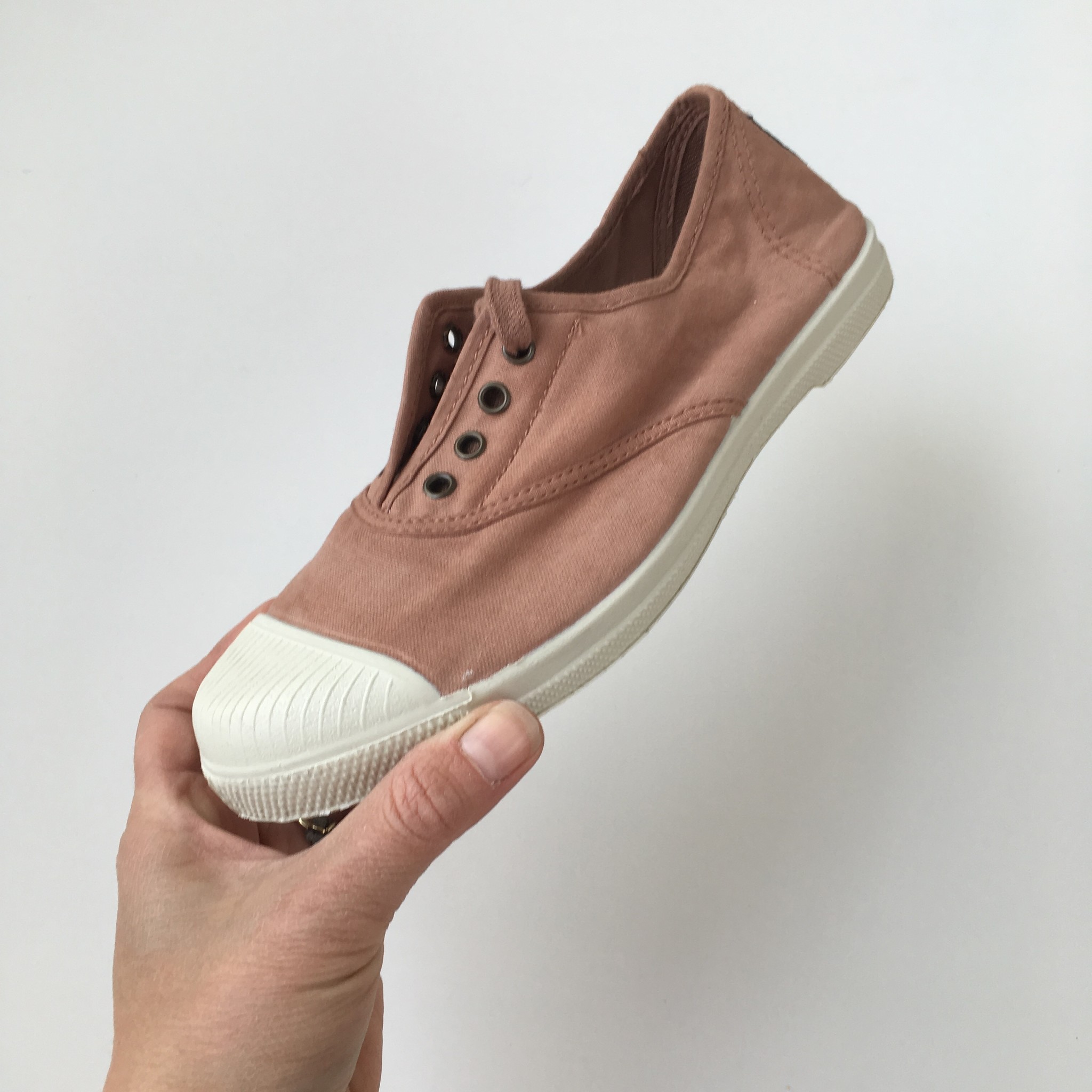 natural rubber sneakers