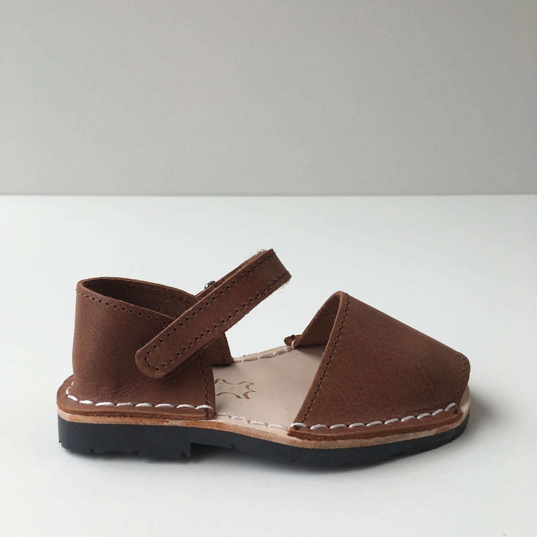 Pons Avarca: Spaans kindersandalen, handgemaakte leren sandaal bruin -  Truly Wooly Kids - duurzame babykleding \u0026 kinderkleding