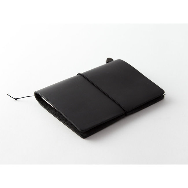 TRAVELER'S notebook Black (Passport Size)